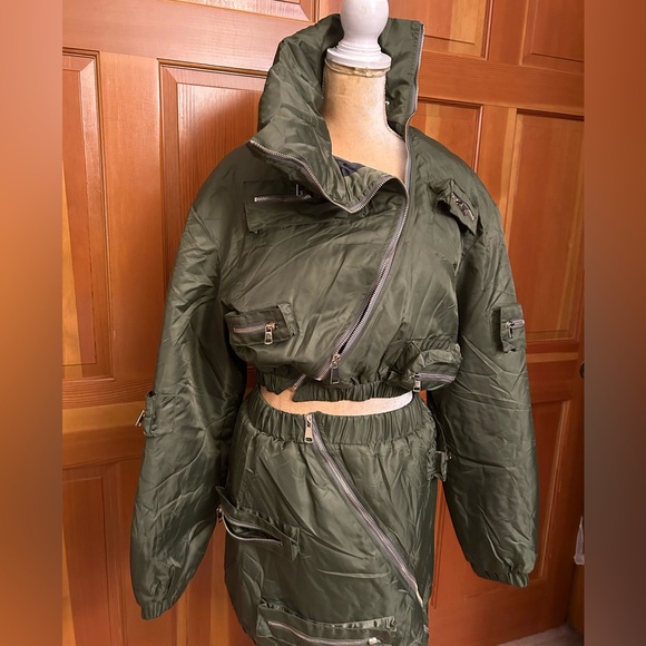 Army Green Two Piece Puffer Suit. - Picture 12 of 16